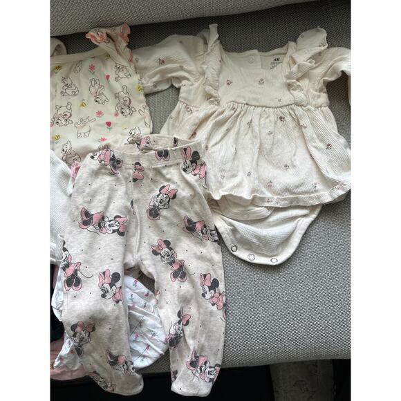Baby girl Newborn to 9 months clothes bundle - Picture 4 of 6